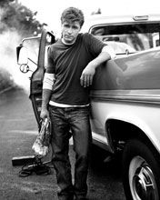Ben Mckenzie - wallpaper preview