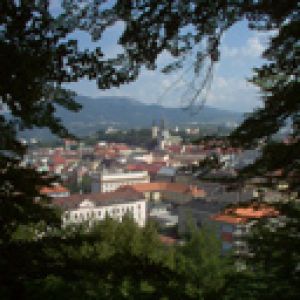 Malowniczy widok na urokliwe miasto