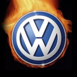 Logo Volkswagena w Płomieniach
