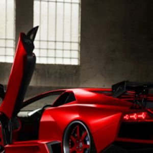 Czerwone Lamborghini Aventador