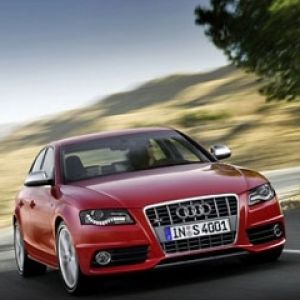 Audi S4 Czerwony Samochód Sportowy