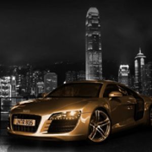 Luksusowe Audi R8 w krajobrazie miejskim