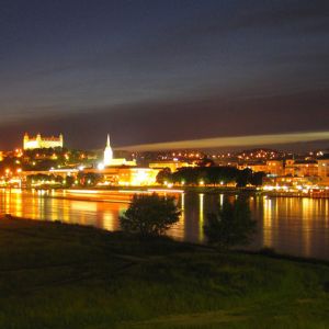 Nocna Panorama Bratysławy