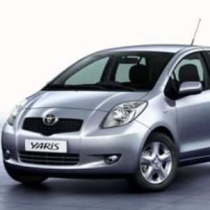 Toyota Yaris Samochód Kompaktowy
