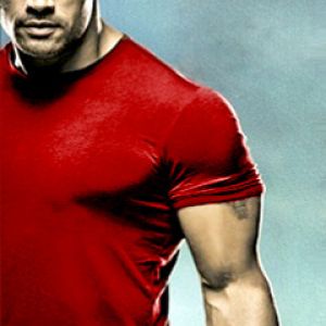Dwayne Johnson w Czerwonej Koszulce
