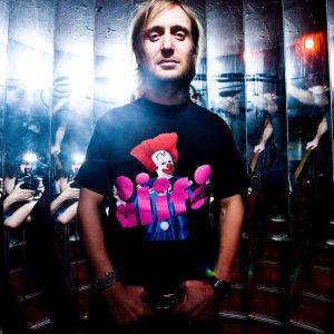 David Guetta w Kolorowej Koszulce