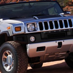 Hummer SUV Z Bliska