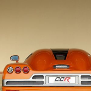 Koenigsegg CCR Pomarańczowy Samochód Sportowy