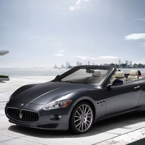Maserati Kabriolet nad Morzem