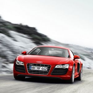 Czerwone Audi R8