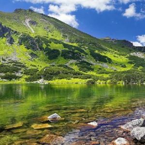 Spokojne Górskie Jezioro