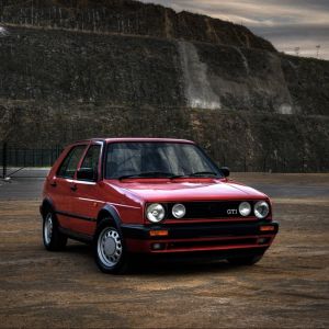 Klasyczny Czerwony Golf GTI