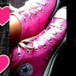 Różowe Converse i Serca