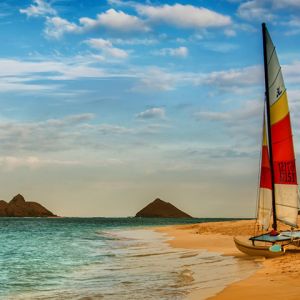 Żaglówka na Tropikalnej Plaży