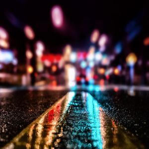 Kolorowe Odbicie Nocnej Ulicy