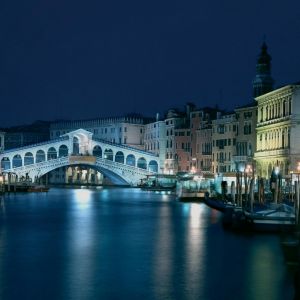 Most Rialto w Nocy