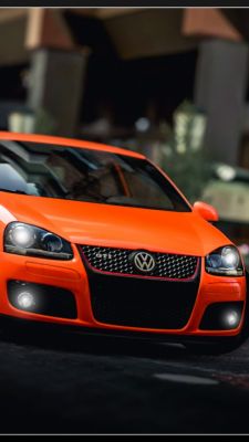 Volkswagen GTI w Intensywnej Pomarańczy