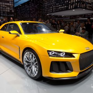Żółty samochód koncepcyjny Audi